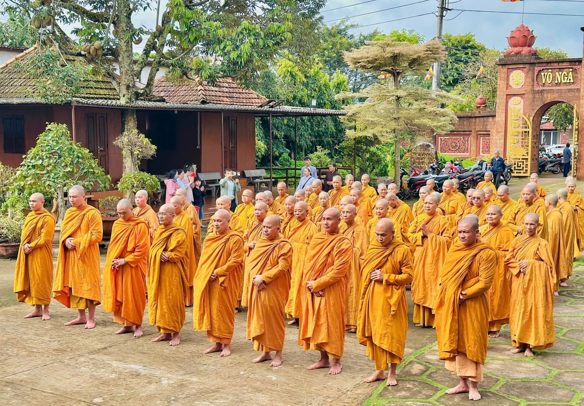 77 hành giả Ni Hệ phái Phật giáo Khất sĩ dự khóa tu tại Đắk Lắk