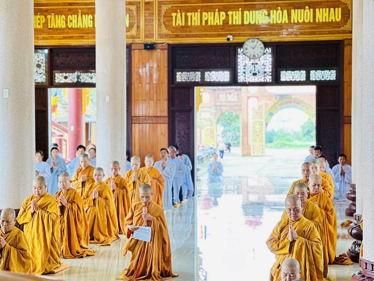 77 hành giả Ni Hệ phái Phật giáo Khất sĩ dự khóa tu tại Đắk Lắk