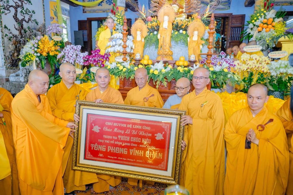Chùa Linh Ứng - Non Nước có tân trụ trì