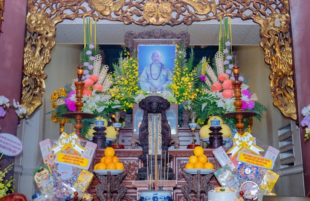 Chùa Linh Ứng - Non Nước có tân trụ trì