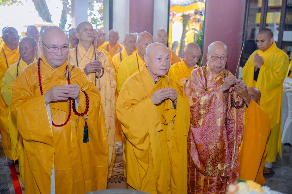 Chùa Linh Ứng - Non Nước có tân trụ trì