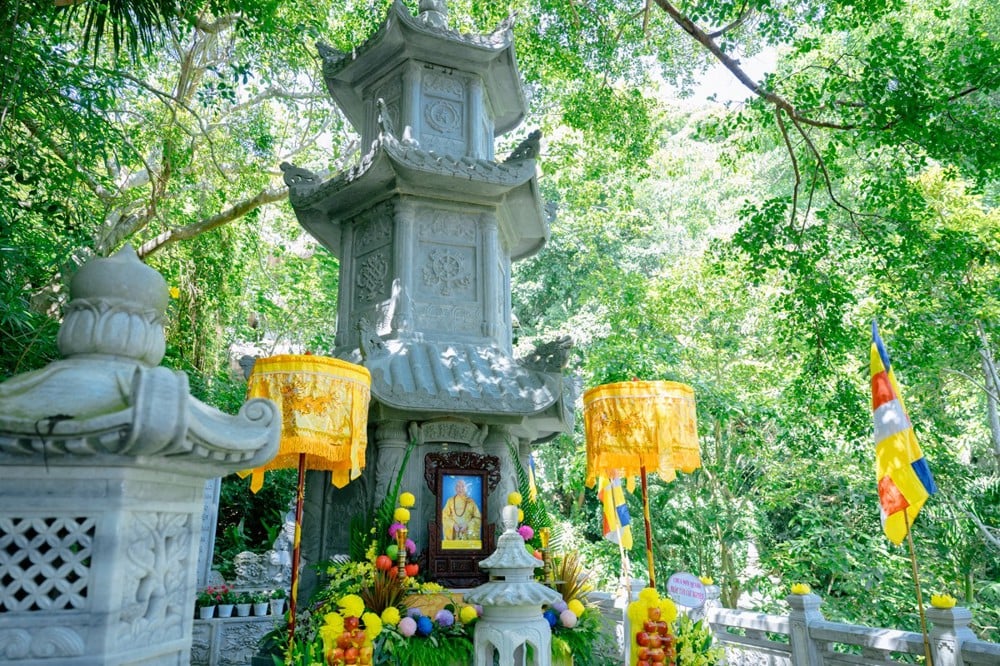 Chùa Linh Ứng - Non Nước có tân trụ trì