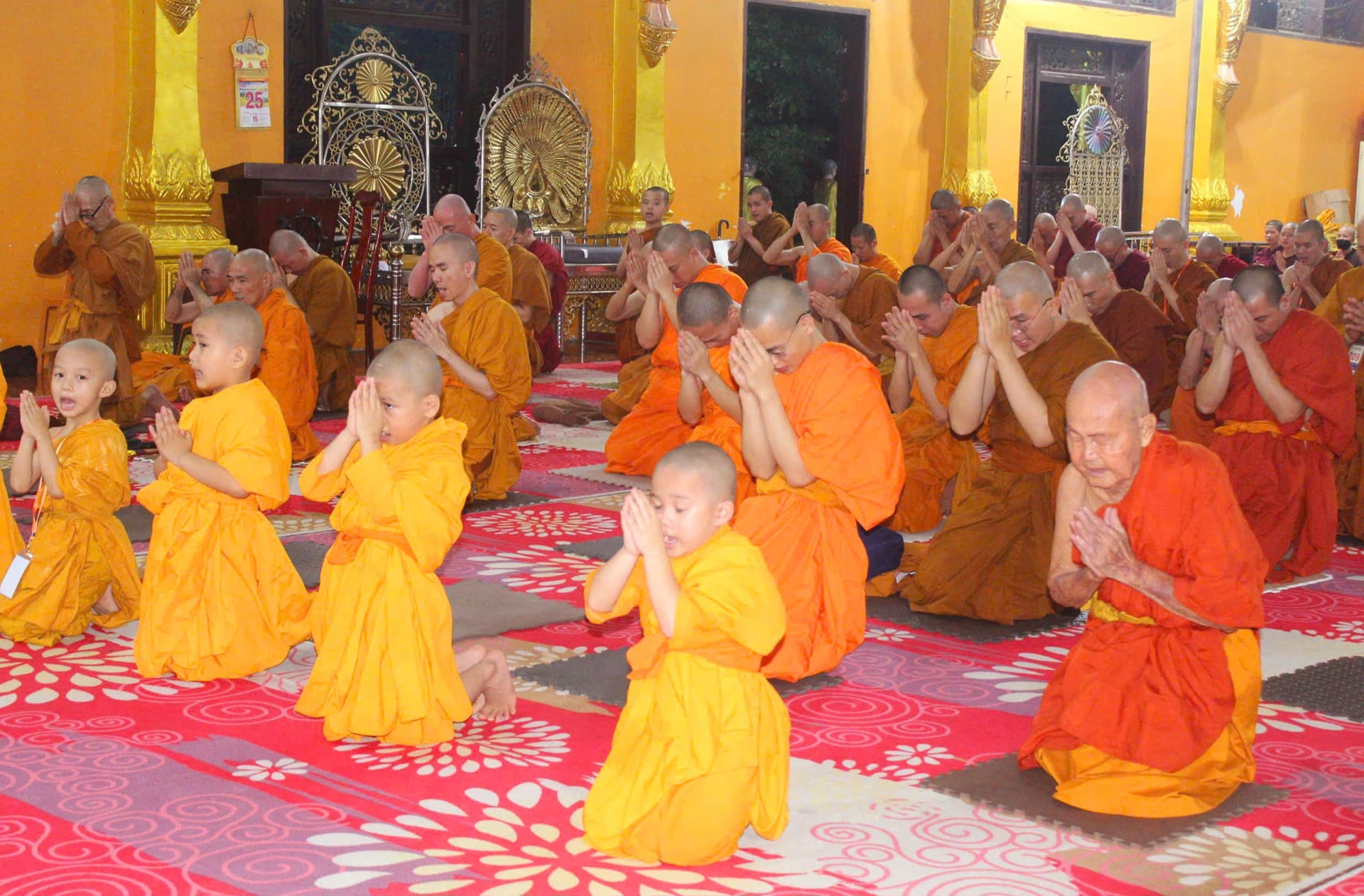 Giữ gìn truyền thống sám hối, Uposatha Bố tát