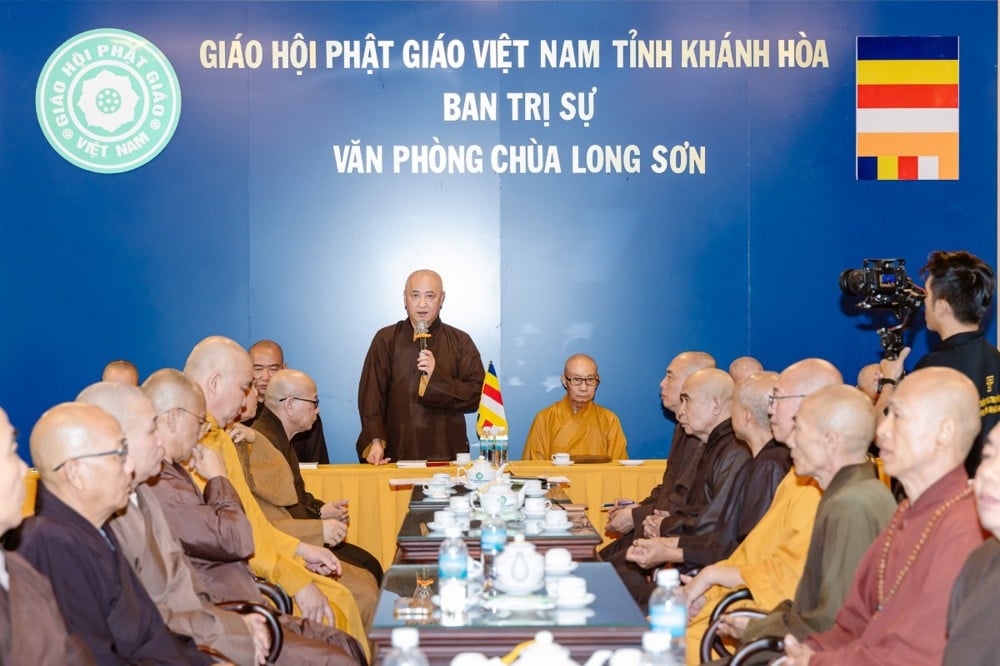 Hòa thượng Thích Huệ Thông được giới thiệu làm Trưởng ban Trị sự Phật giáo Khánh Hòa