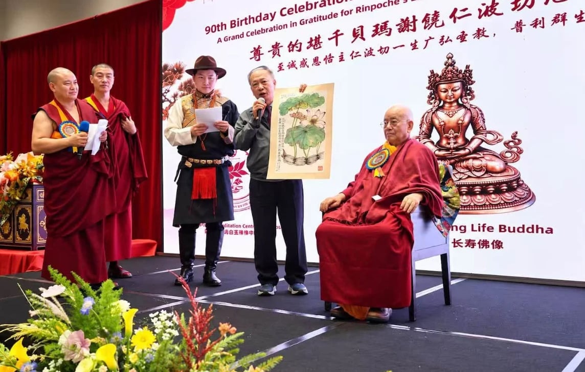 Mừng sinh nhật 90 tuổi ngài Pema Sherab Rinpoche