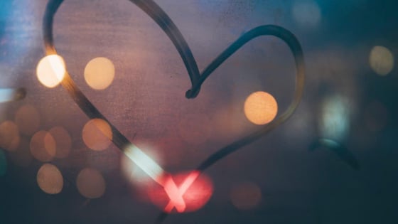 Yêu thương mà bị tổn thương, nên làm gì?