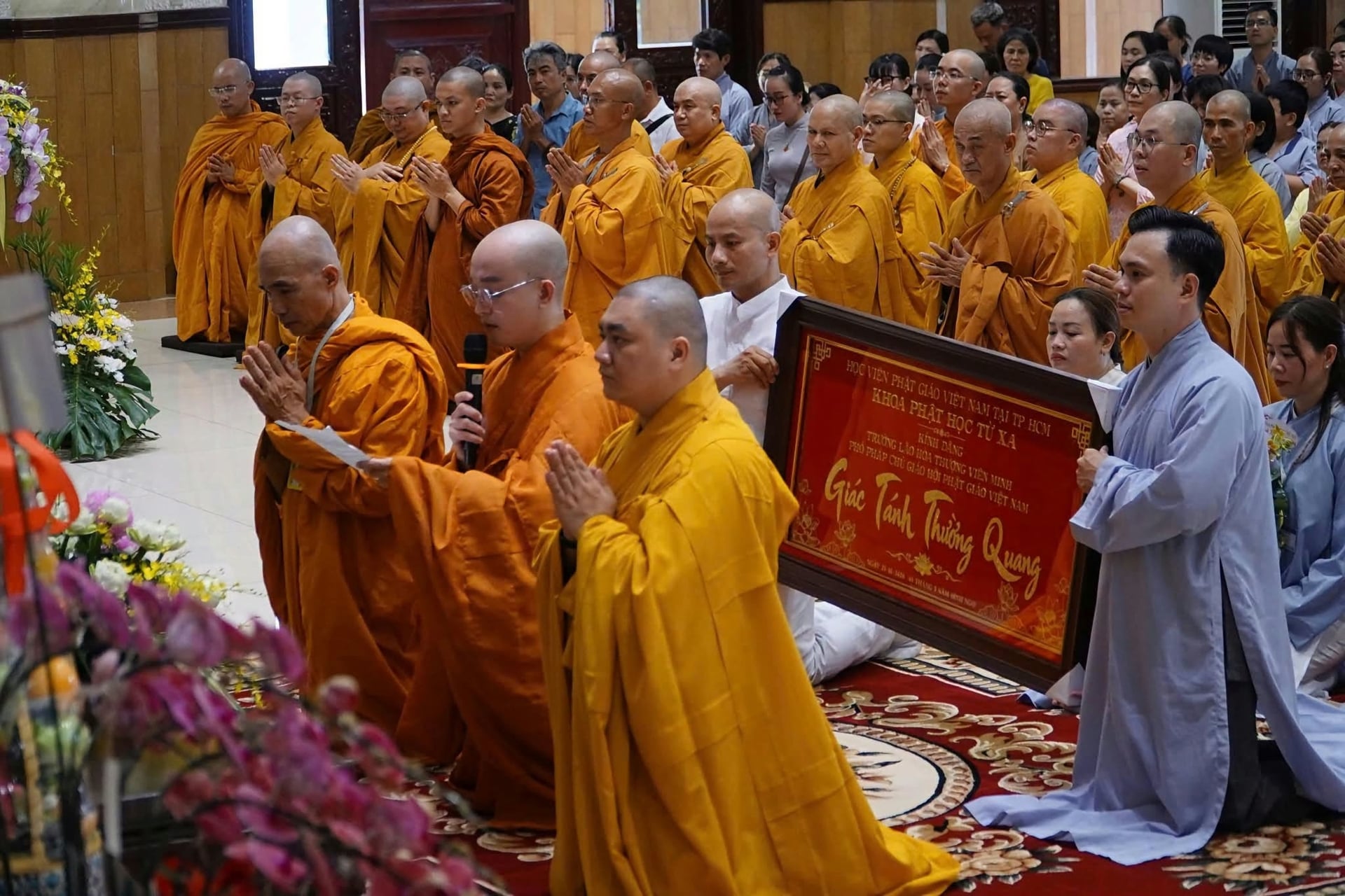Sinh viên Phật học từ xa vấn đạo Trưởng lão Hòa thượng Viên Minh