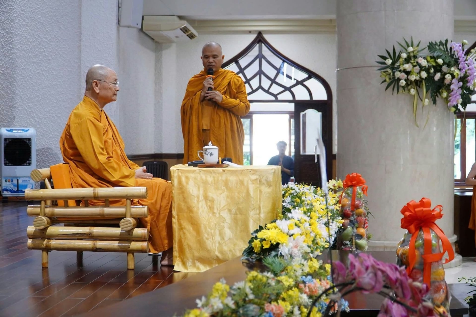 Sinh viên Phật học từ xa vấn đạo Trưởng lão Hòa thượng Viên Minh