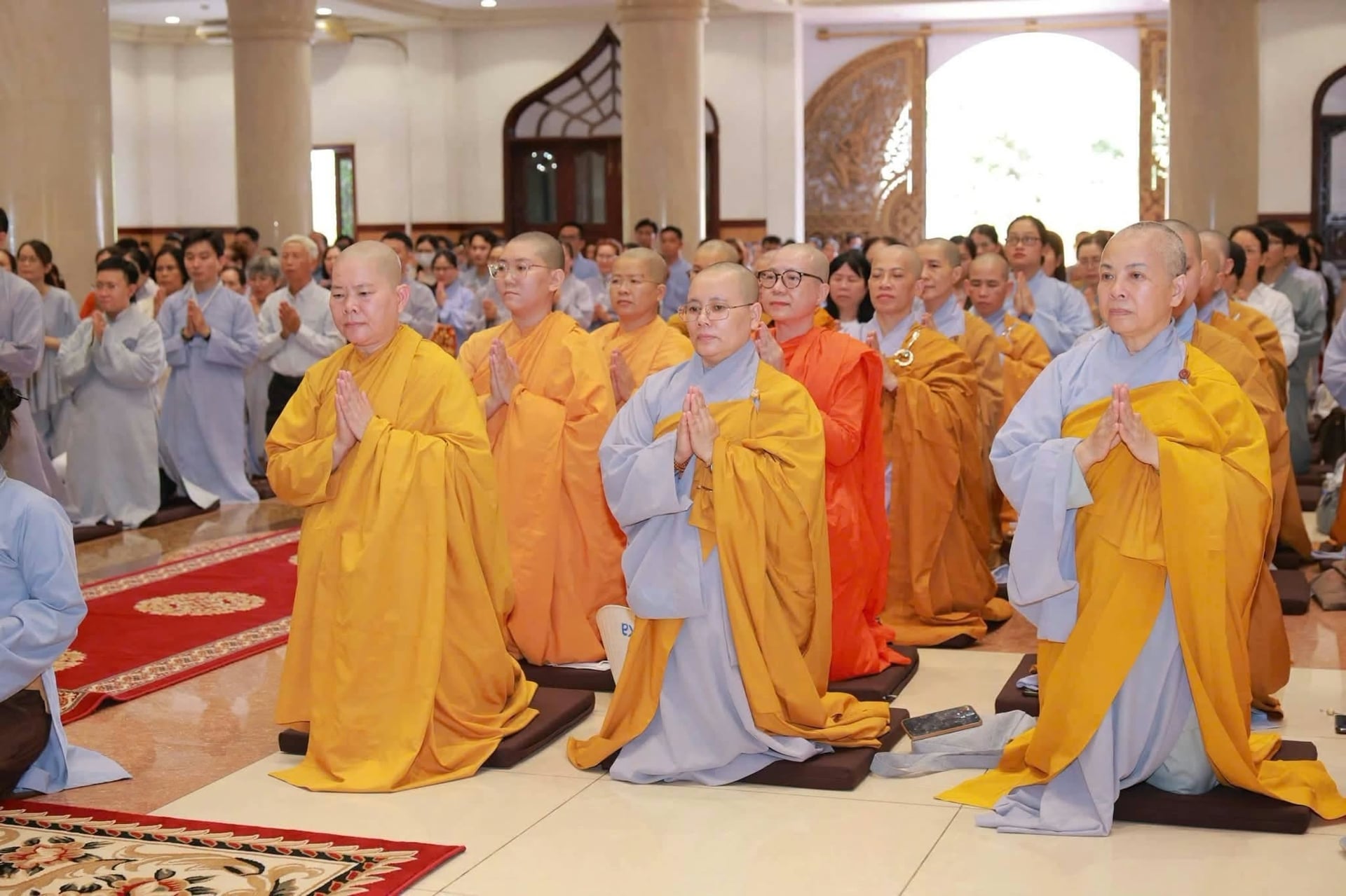 Sinh viên Phật học từ xa vấn đạo Trưởng lão Hòa thượng Viên Minh