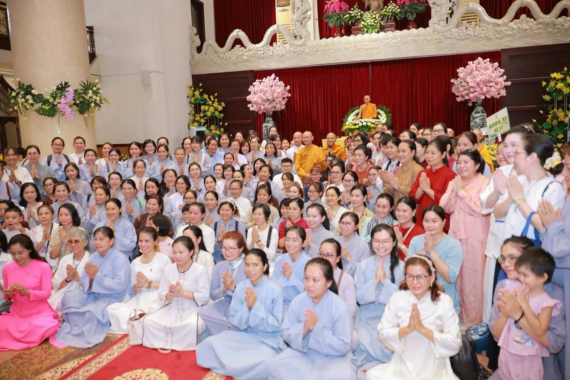 Sinh viên Phật học từ xa vấn đạo Trưởng lão Hòa thượng Viên Minh