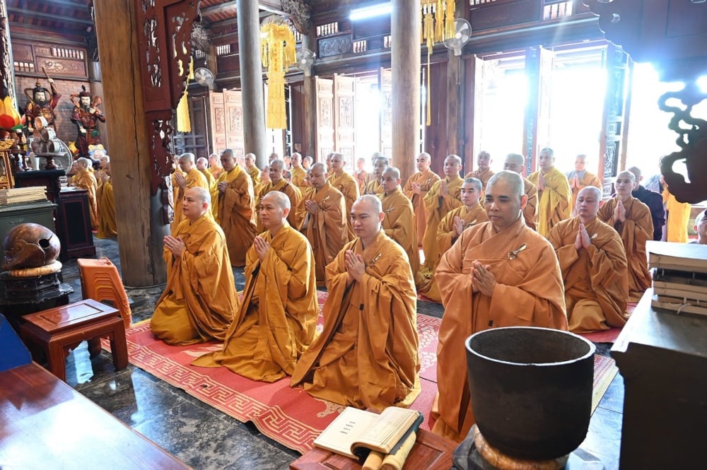 Tăng Ni được nhắc ứng xử chuẩn mực