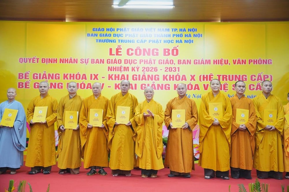 Trường Trung cấp Phật học Hà Nội khai khóa mới, kiện toàn nhân sự