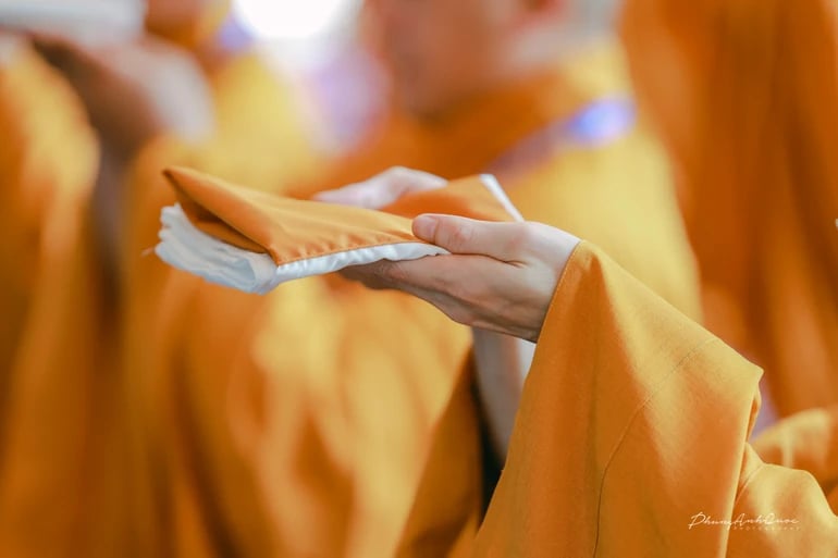 “Từ khi xuất gia, con chịu nhiều khó khăn và đau khổ hơn trước…”
