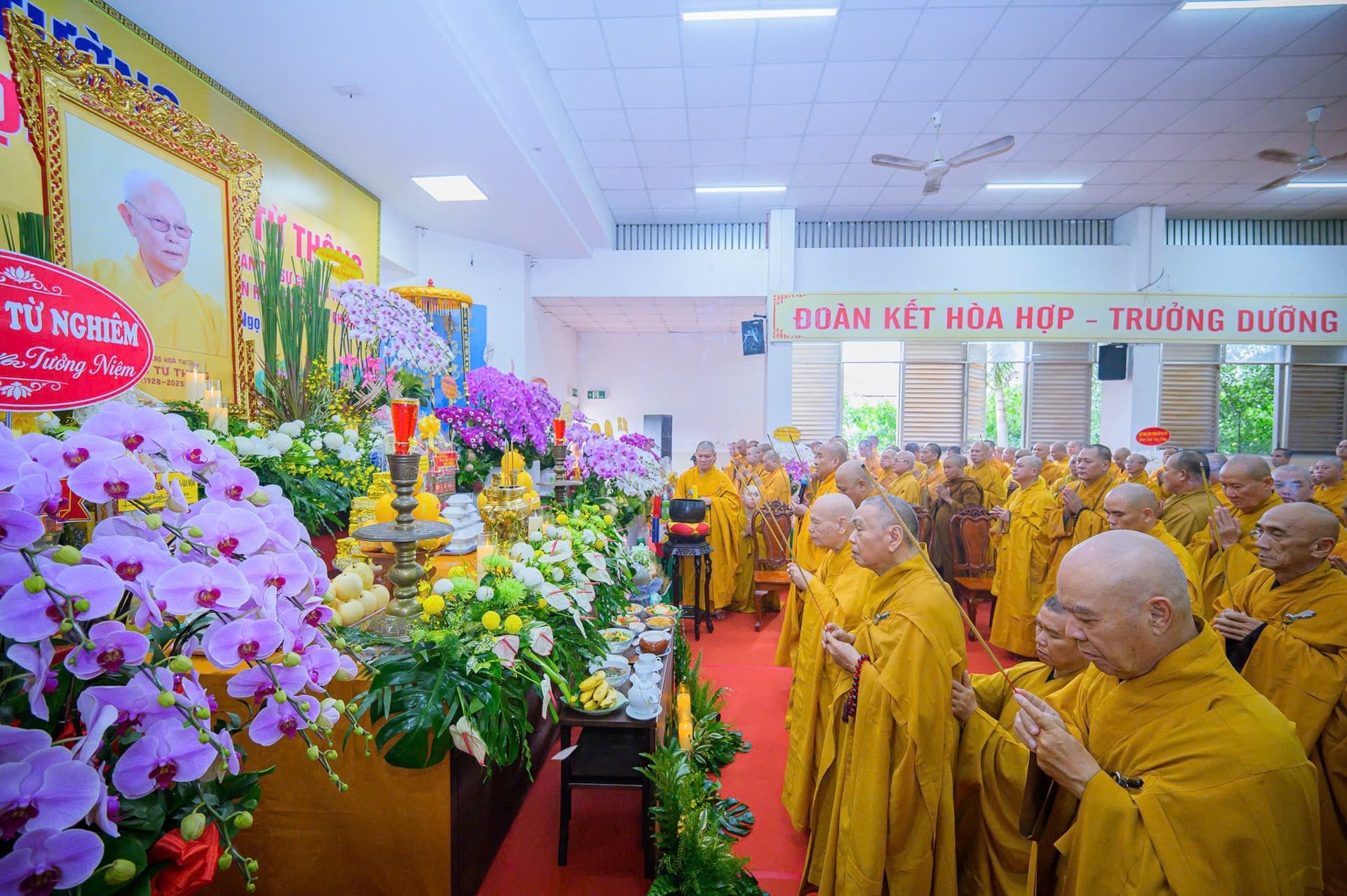 Tưởng niệm Tiểu tường Trưởng lão Hòa thượng Thích Từ Thông